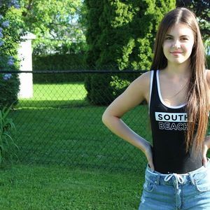 Meet your Posher, Joelle